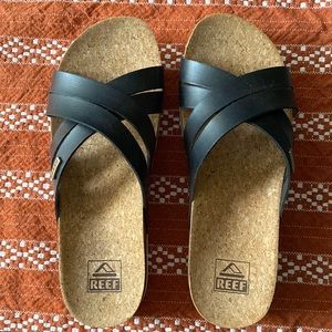 NWOT Reef Cushion Bloom HI sandal